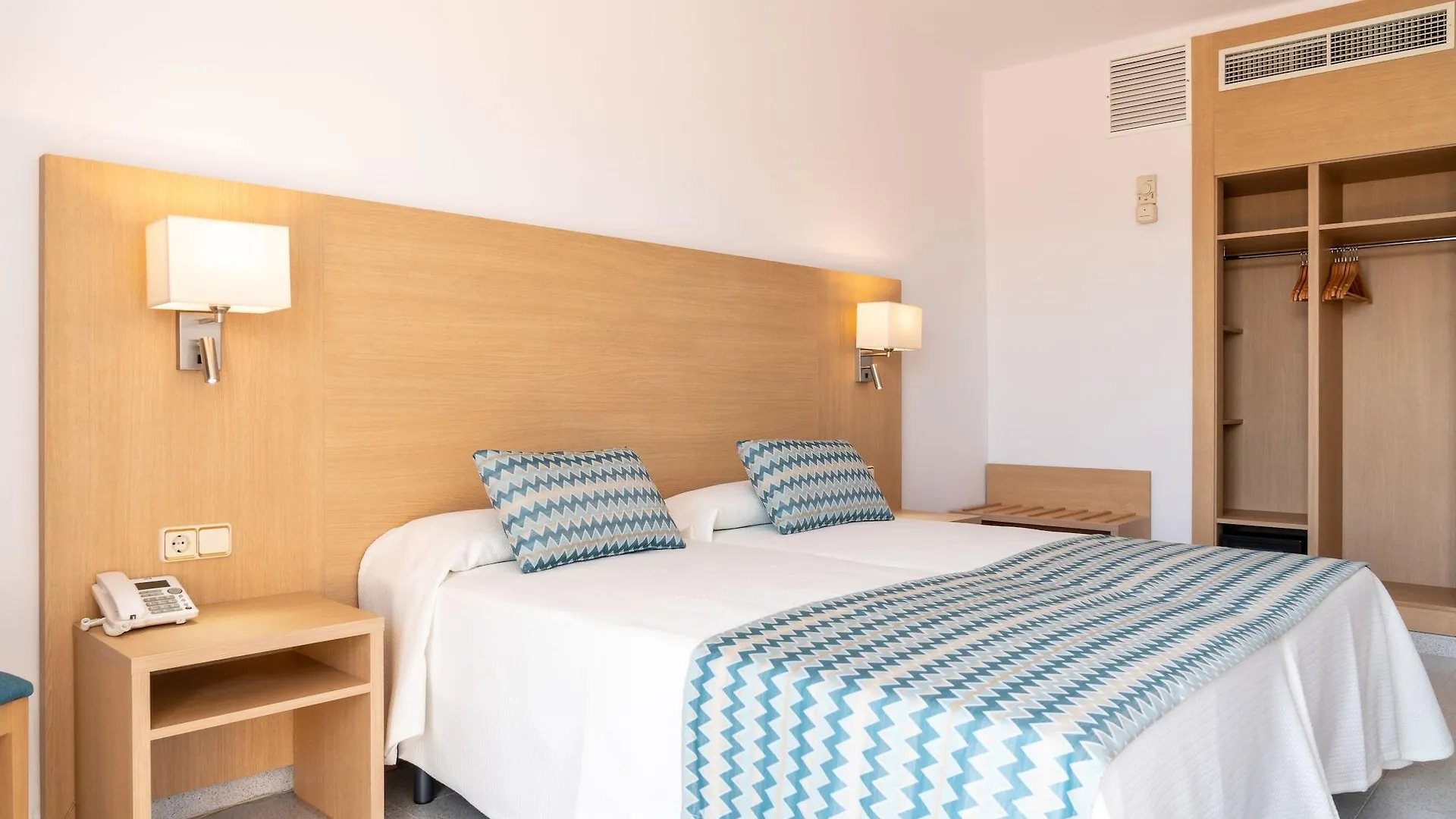 Hotel Riutort Ελ Αρενάλ